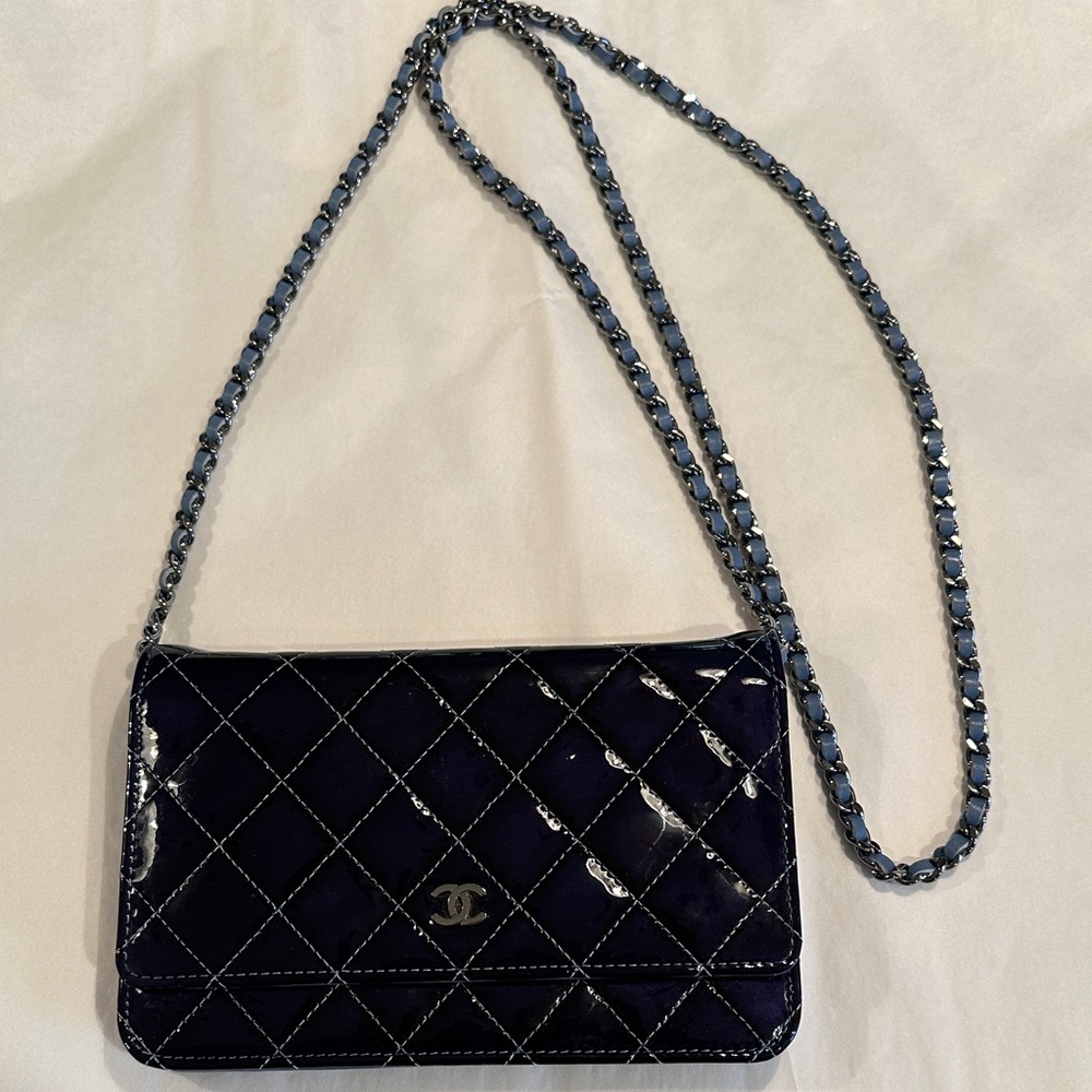 CHANEL Navy Patent Quilted Crossbody Bag